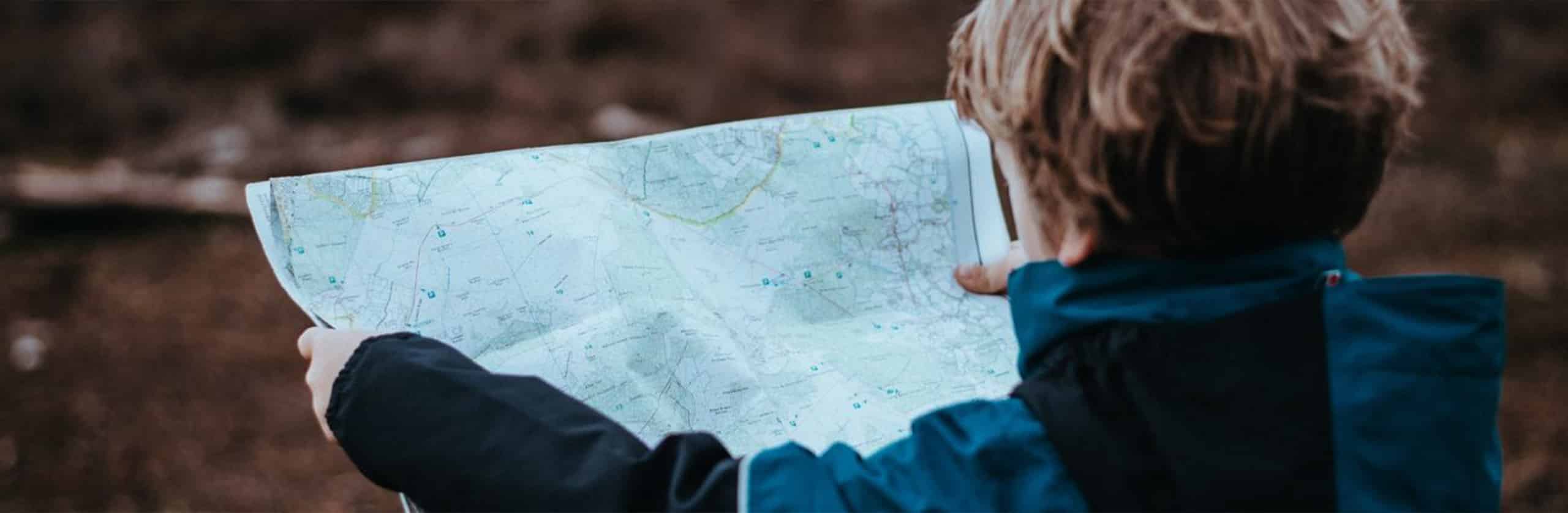 Blick auf Stadtplan bei Baufinanzierung